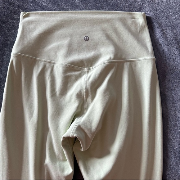 Lululemon Align cropped high-rise leggings - 23" Light Yellow Green - Picture 9 of 12